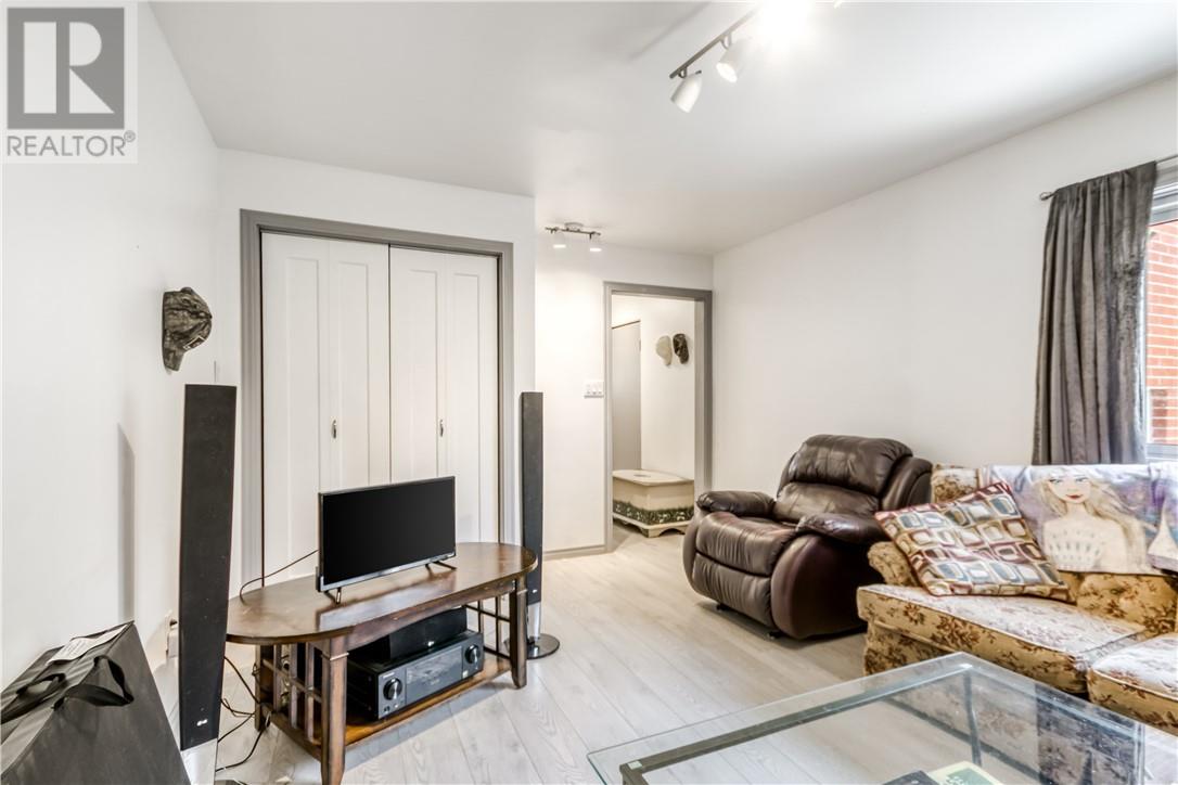 265 Montcalm Avenue - Image 47