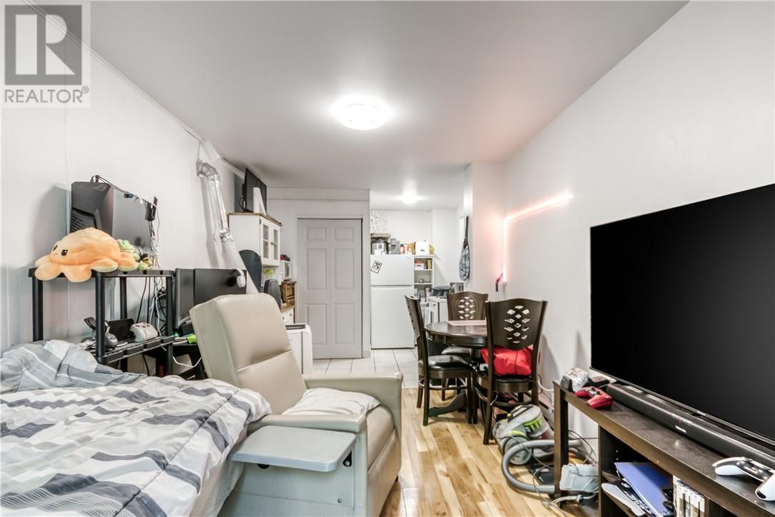 265 Montcalm Avenue - 53