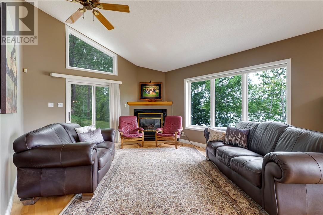 494 Helens Point - 10