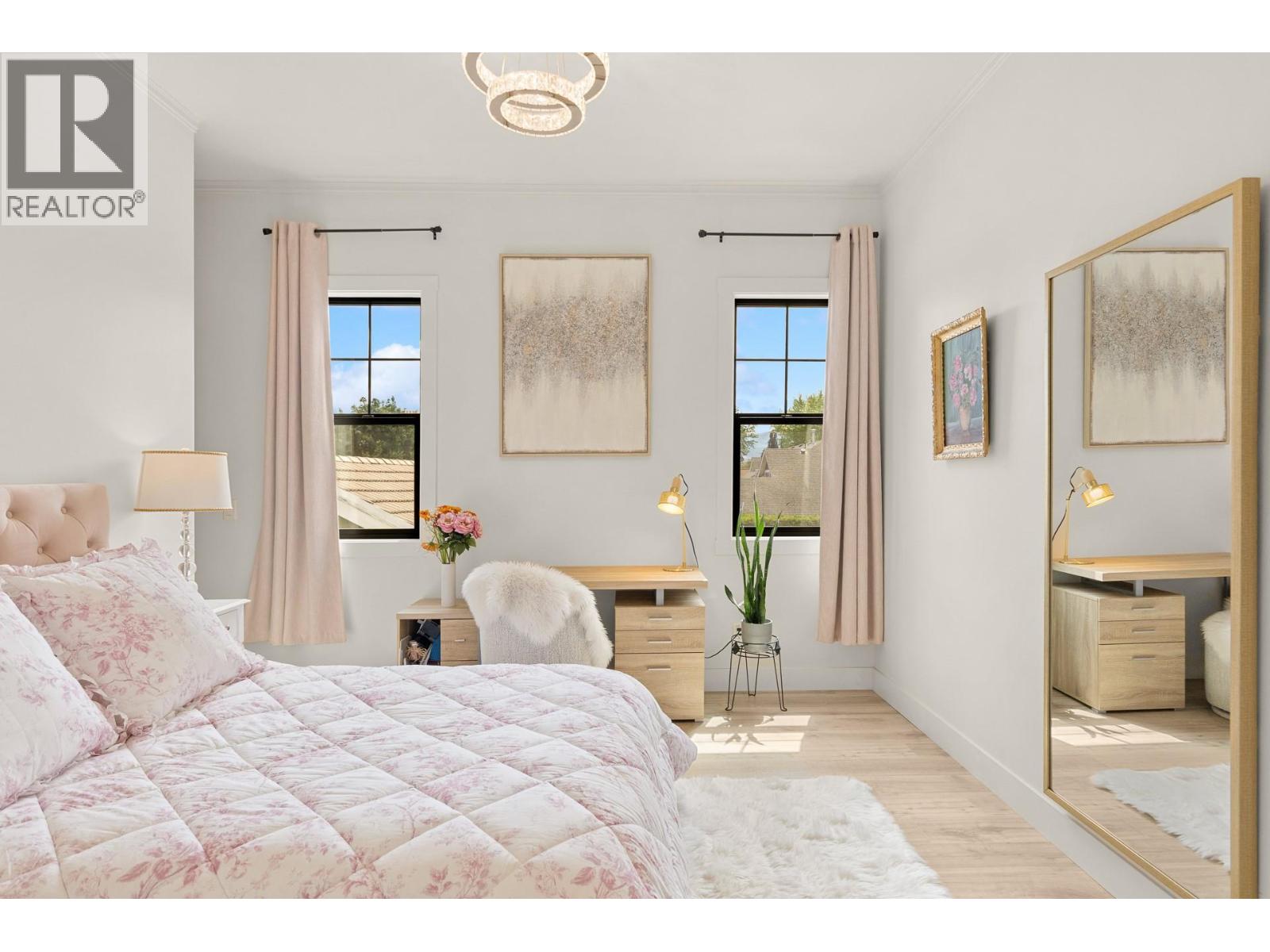 2053 Long Street - 56