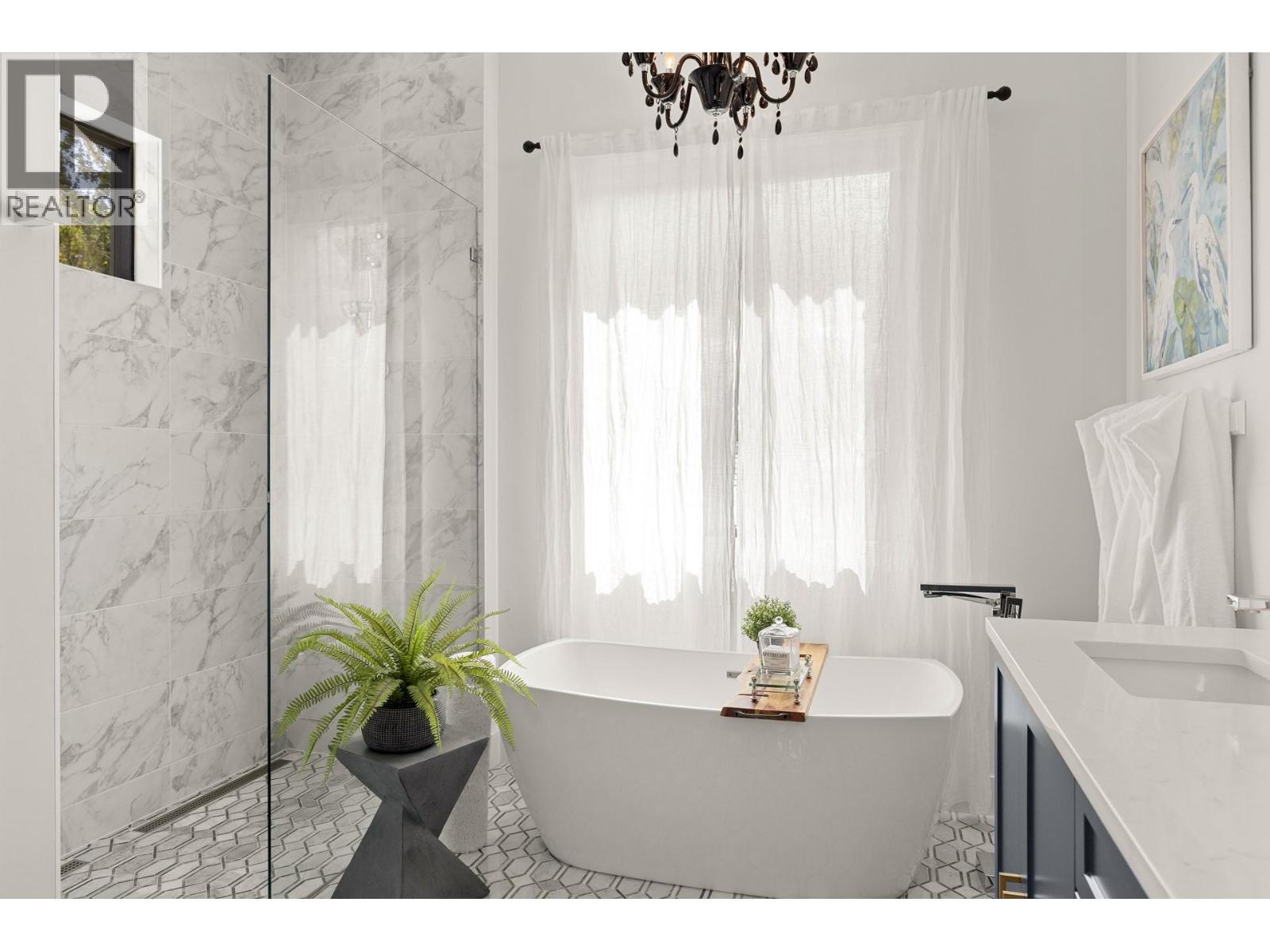 2053 Long Street - 54