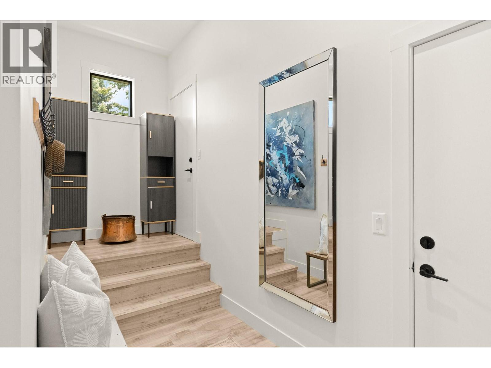 2053 Long Street - 80