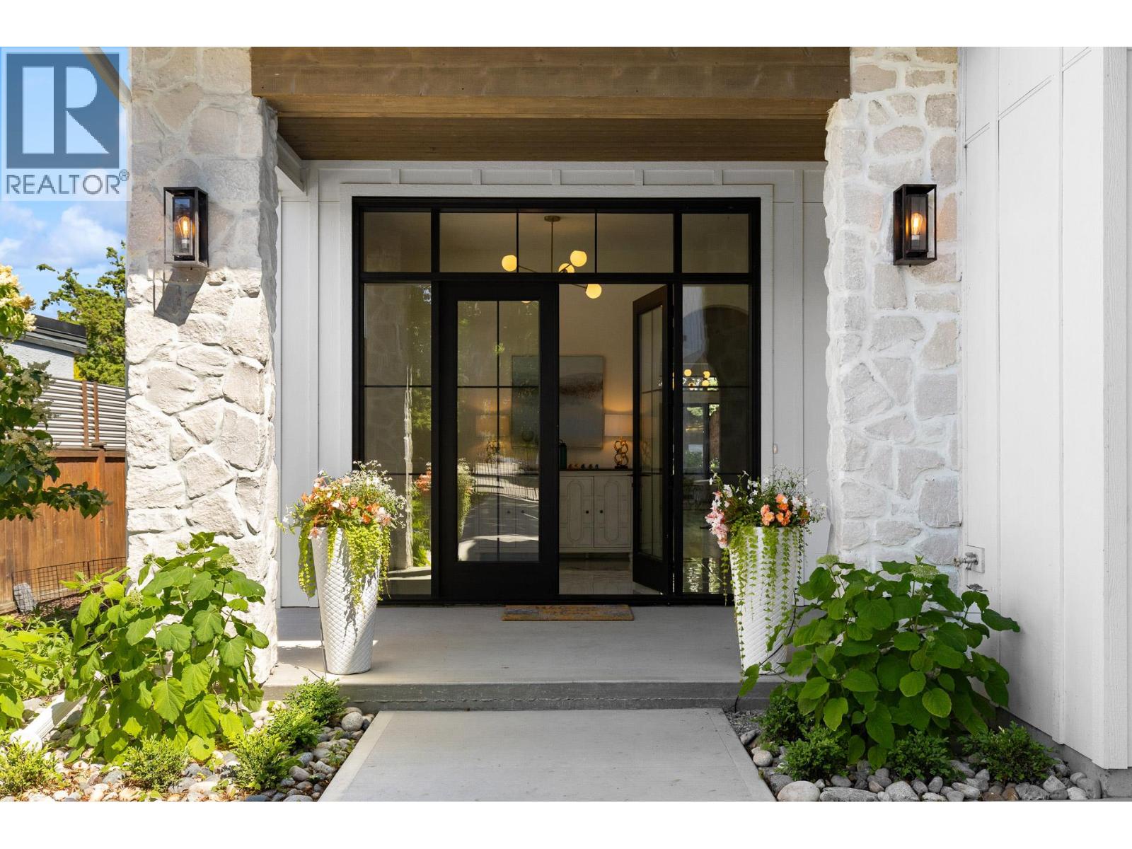 2053 Long Street - 10