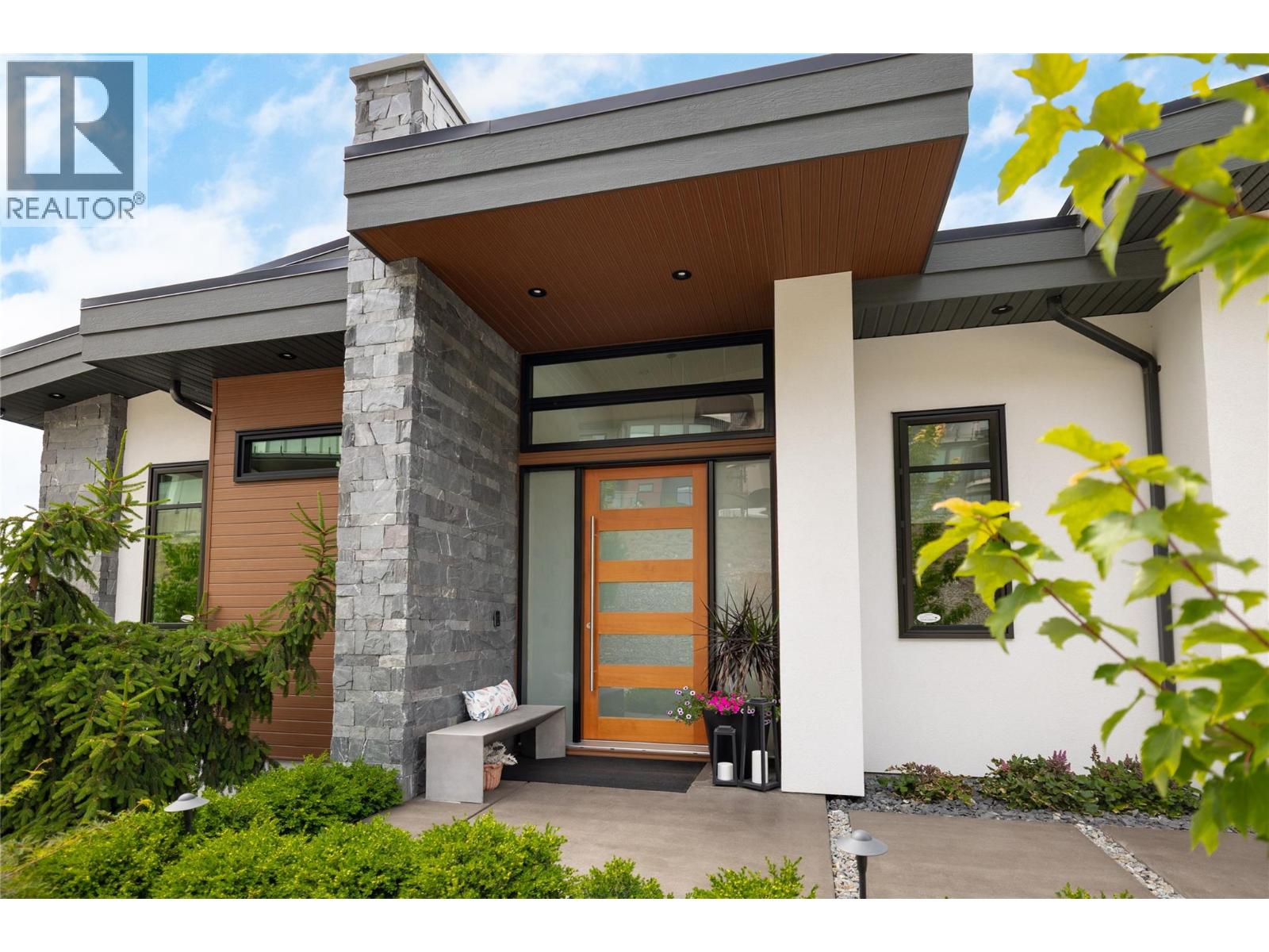  602 Clifton Court, Kelowna