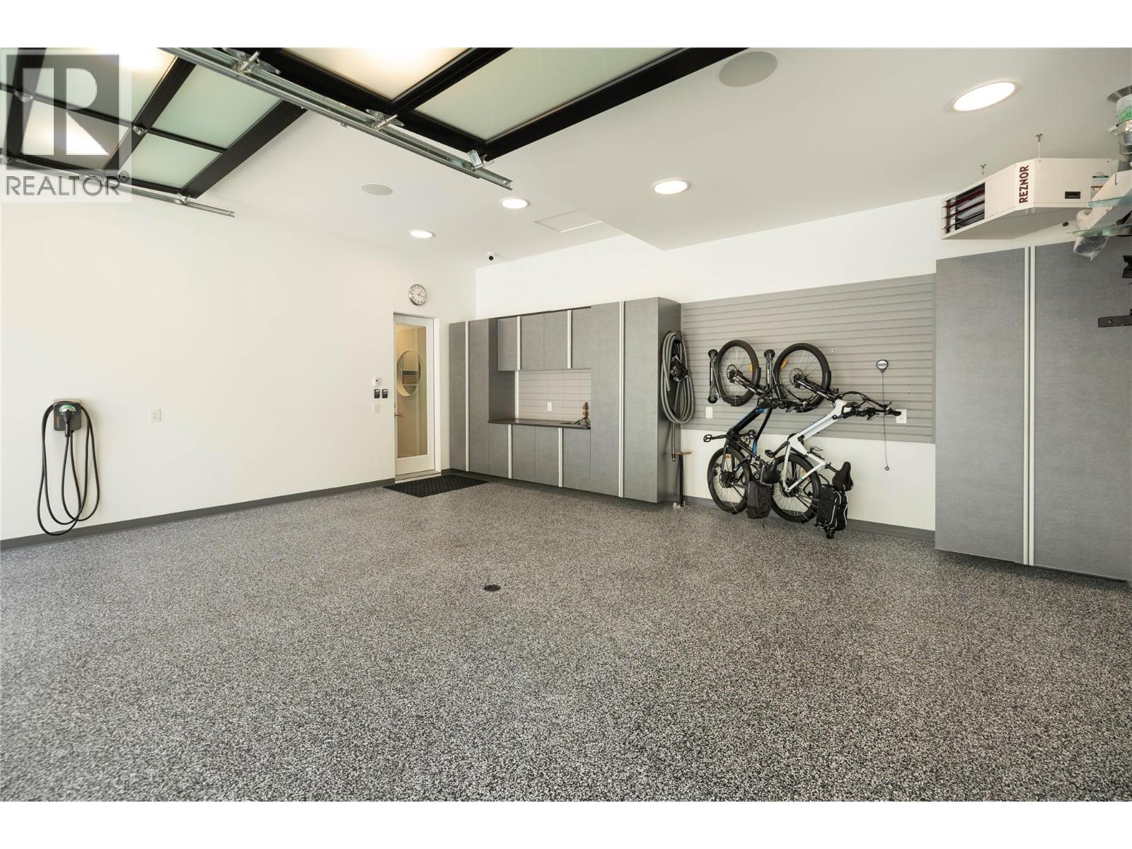  602 Clifton Court, Kelowna