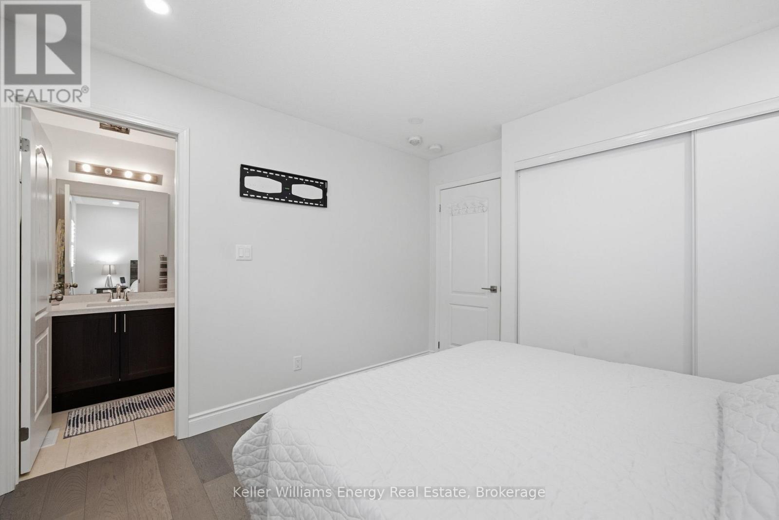 26 SUNDERLAND MEADOWS DRIVE - 25