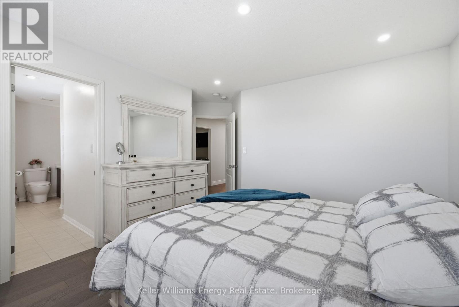 26 SUNDERLAND MEADOWS DRIVE - 28