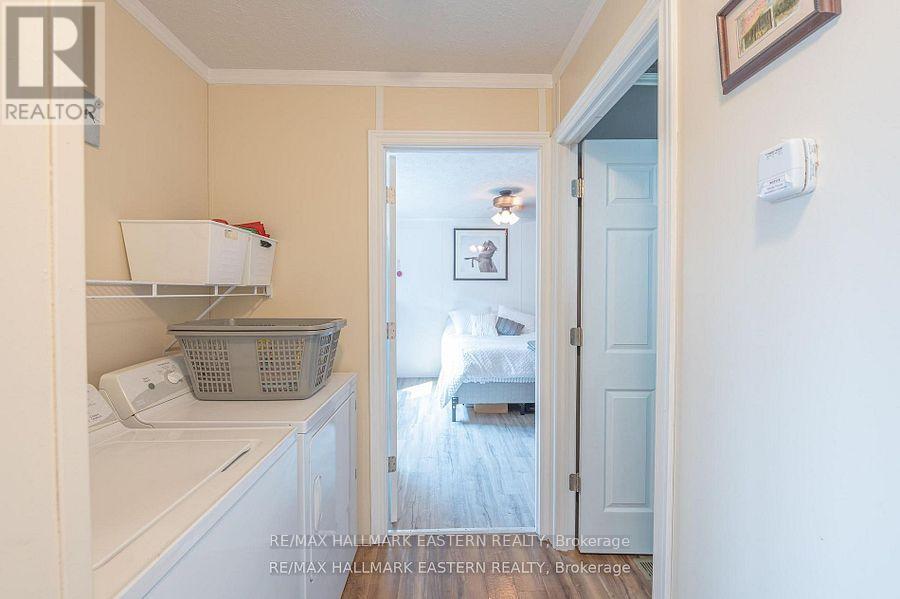 6 HILLVIEW DRIVE - 11