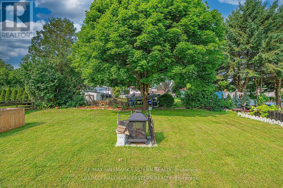6 HILLVIEW DRIVE - 25