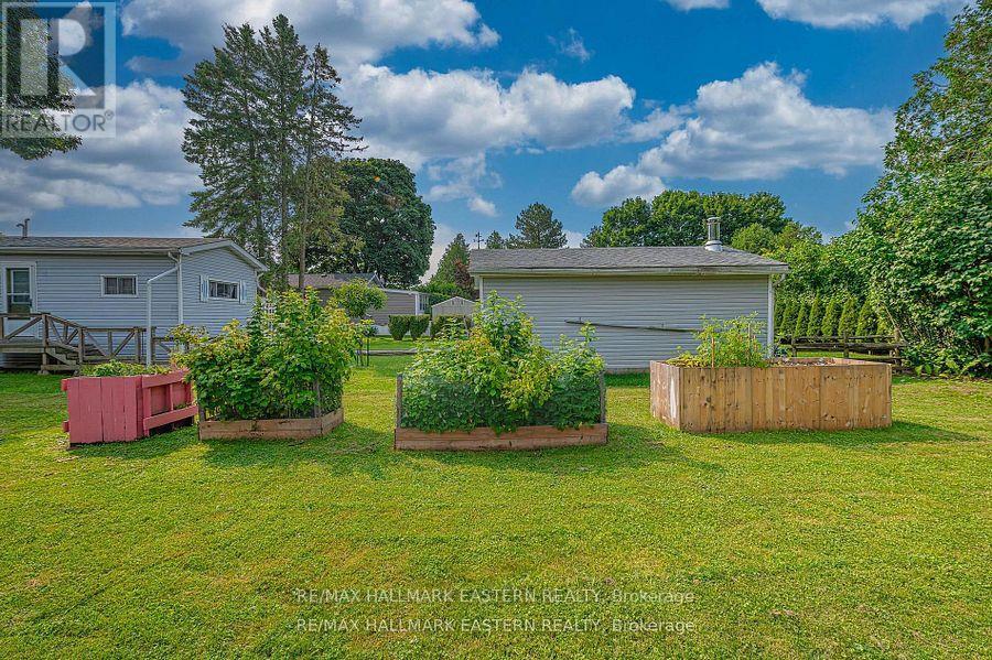 6 HILLVIEW DRIVE - 26