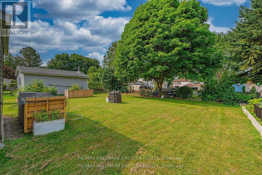 6 HILLVIEW DRIVE - 28