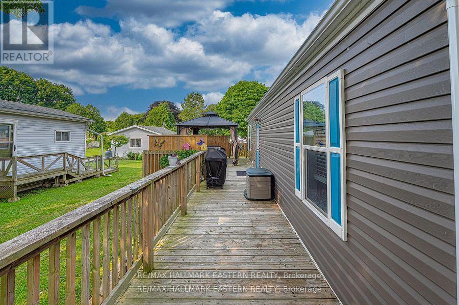 6 HILLVIEW DRIVE - 31