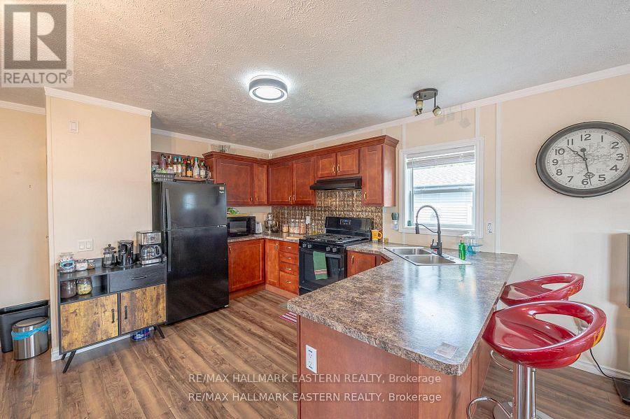 6 HILLVIEW DRIVE - 6