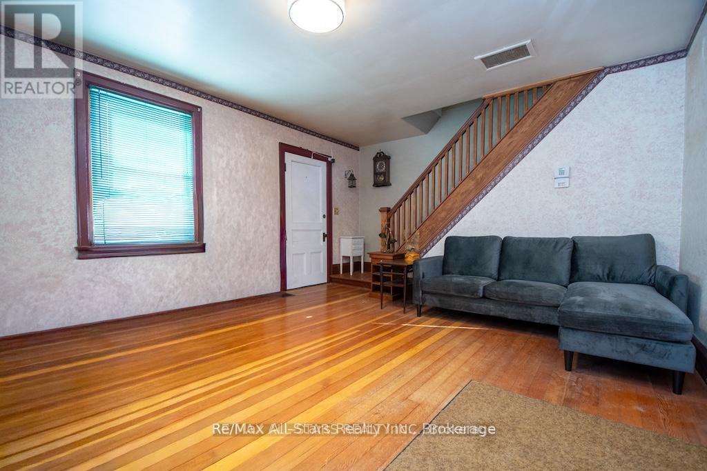 1463 HIGHWAY 7A - 7