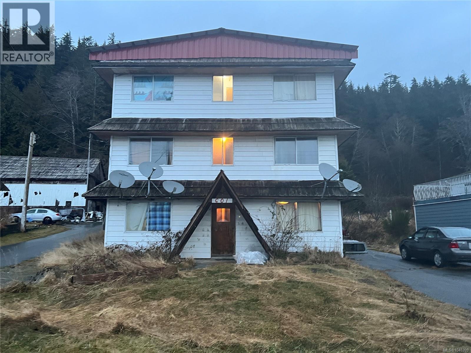 601 Fir St - 1