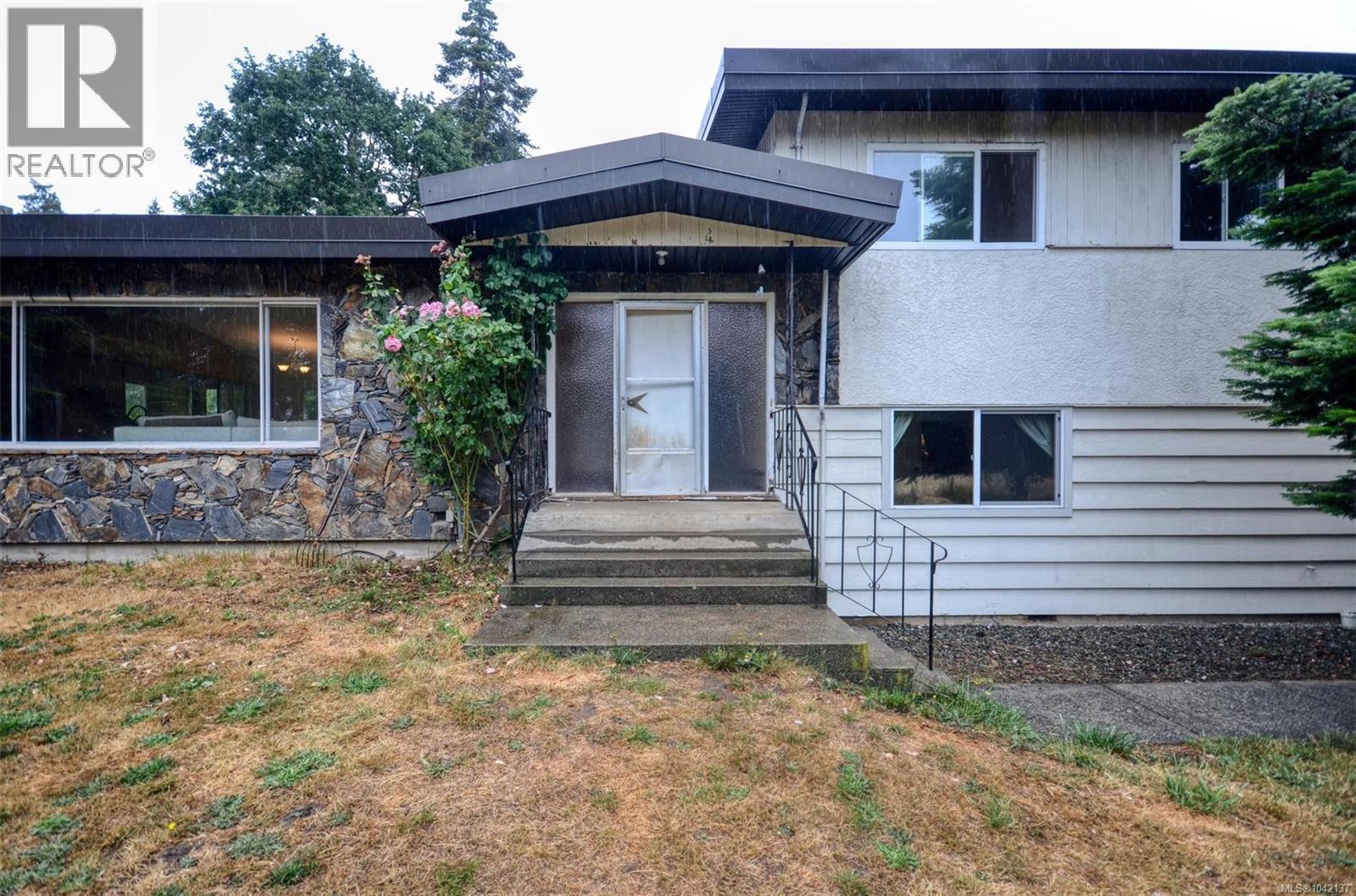 1160 Wain Rd, North Saanich