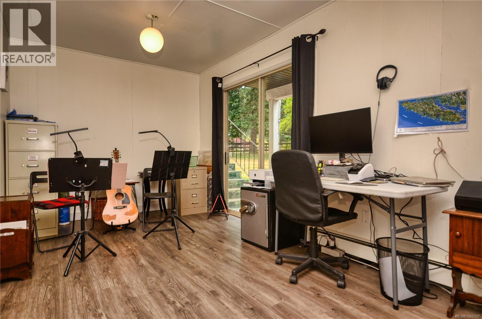 1160 Wain Rd, North Saanich
