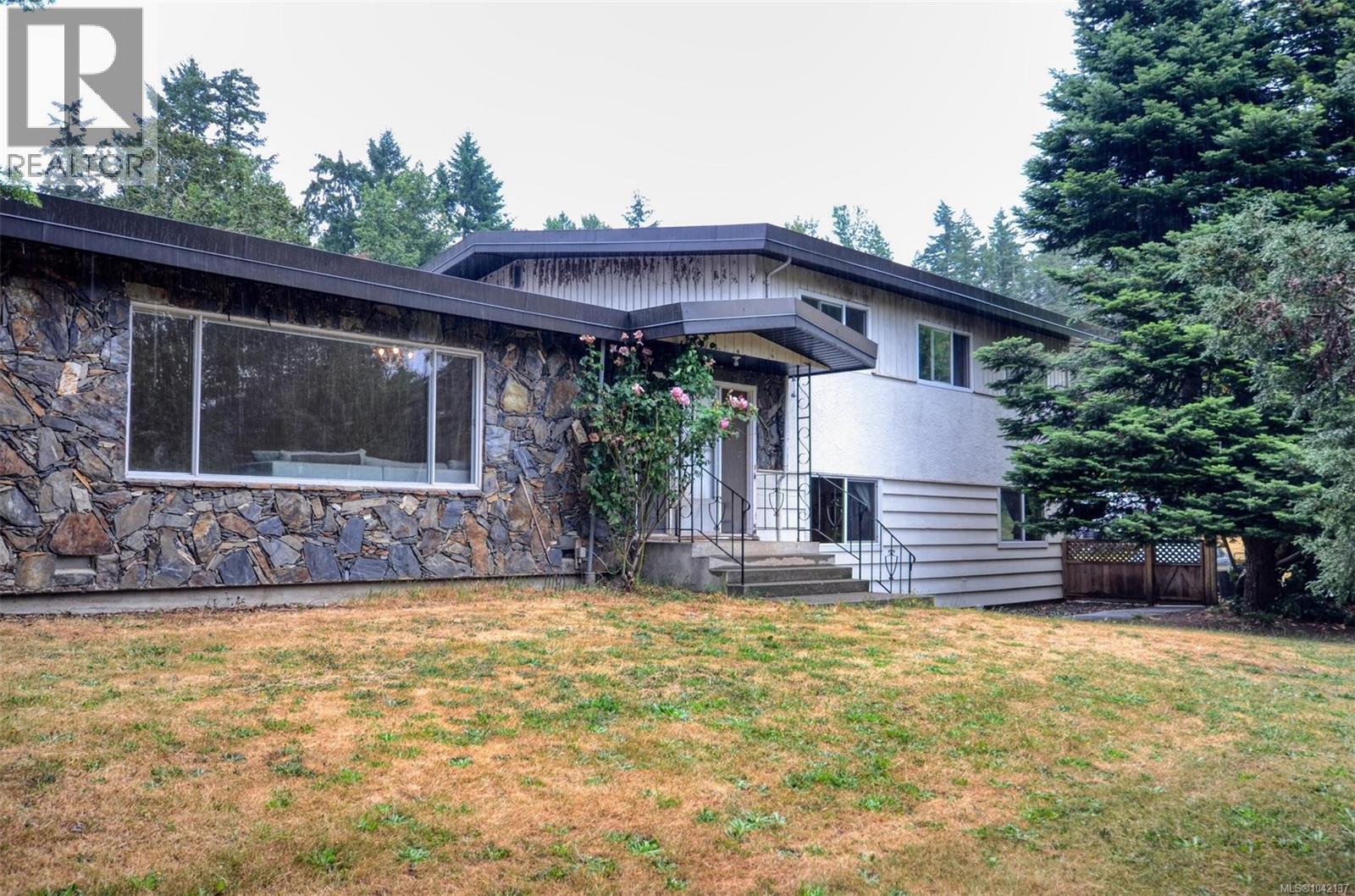 1160 Wain Rd, North Saanich