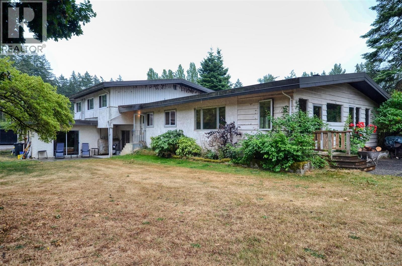 1160 Wain Rd, North Saanich