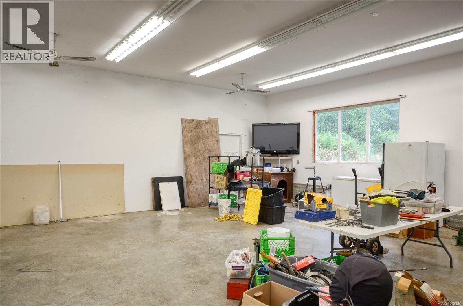 1160 Wain Rd, North Saanich