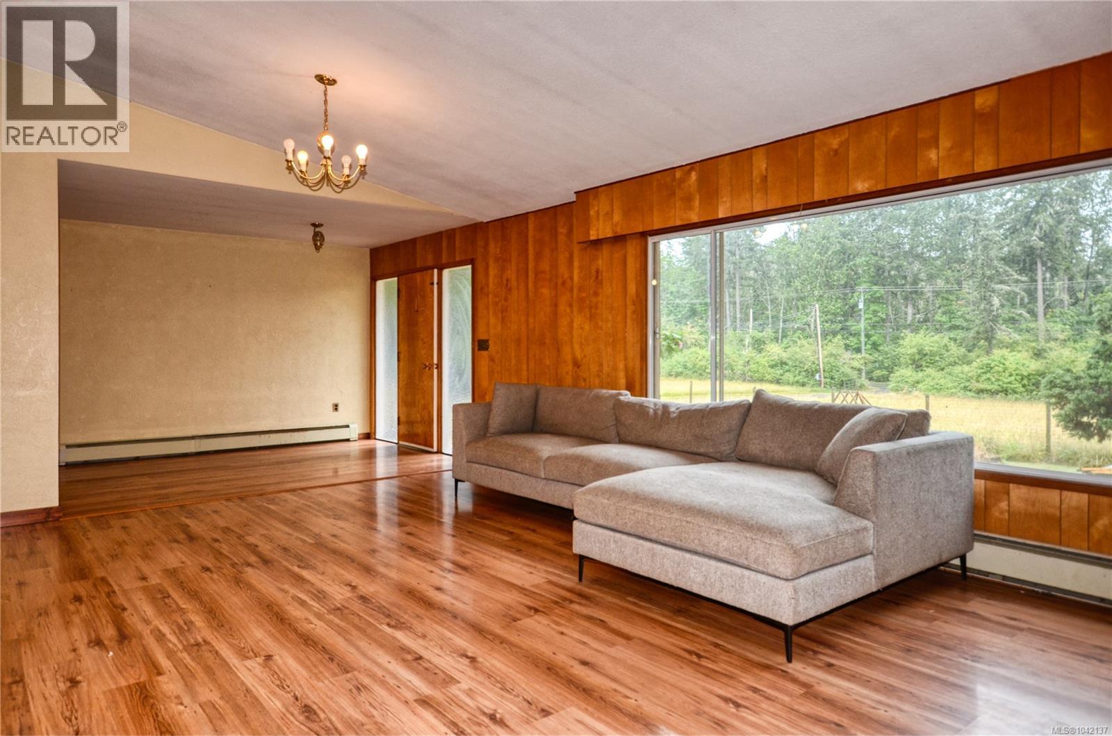 1160 Wain Rd, North Saanich