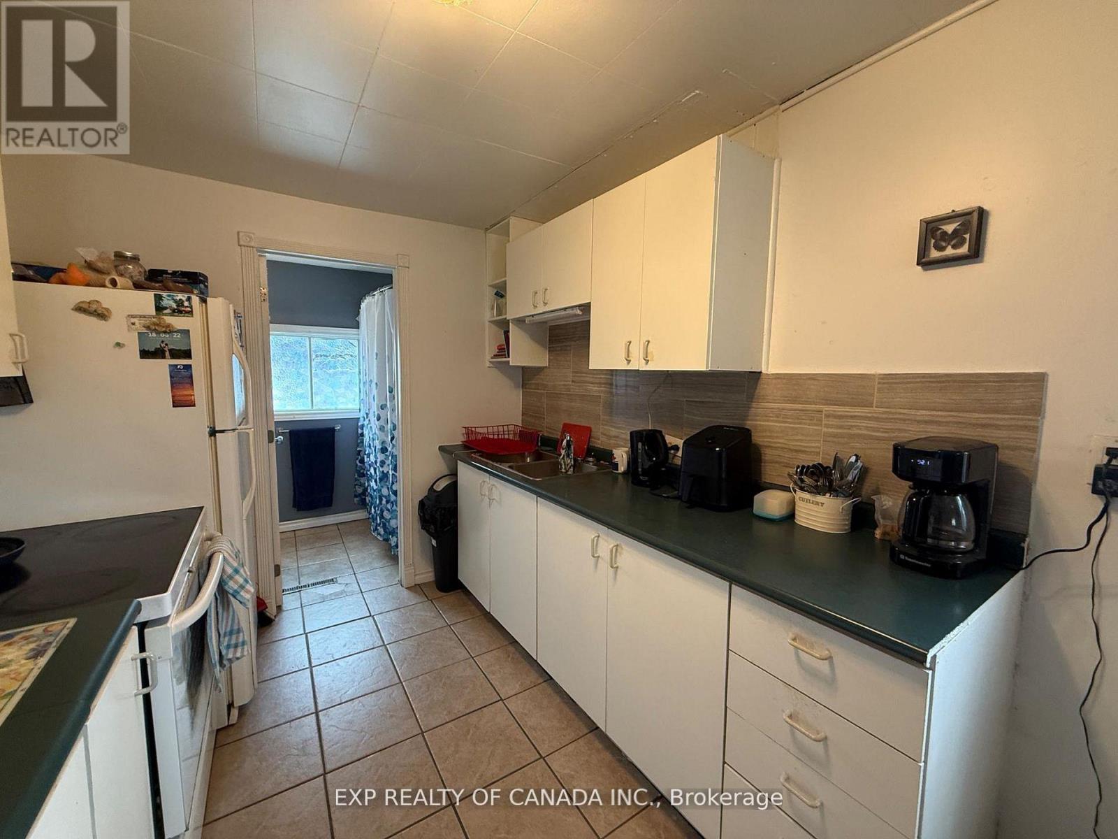 170 KENT AVENUE - 6