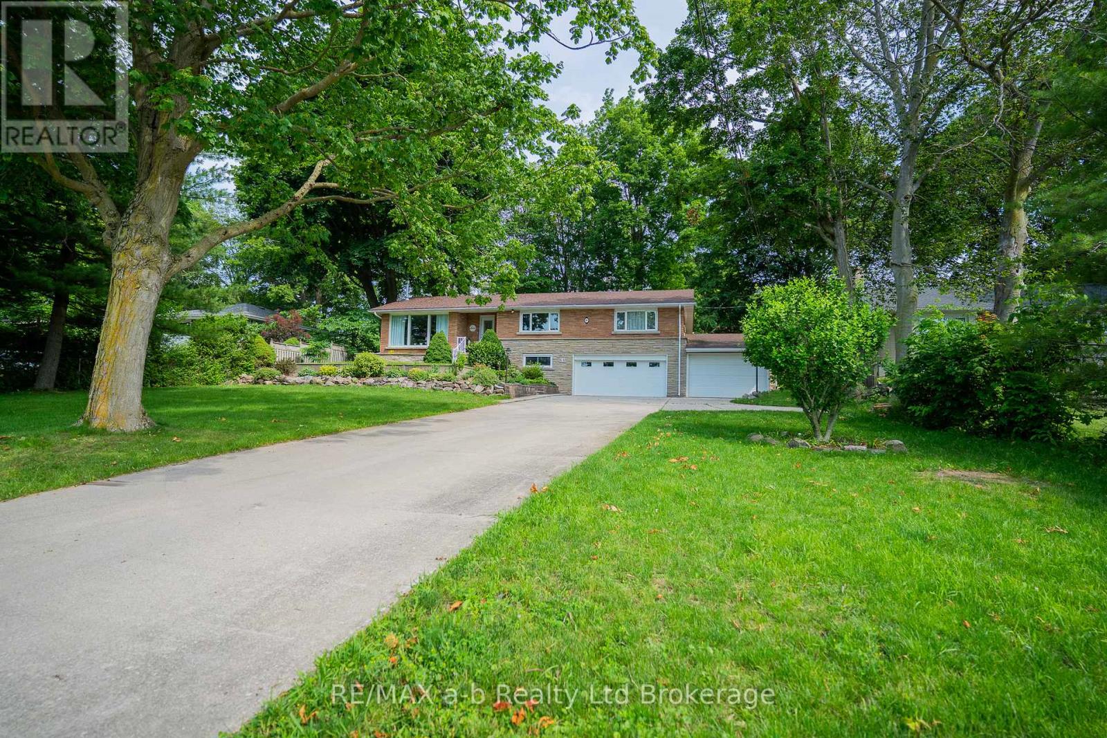 88 NORTH STREET W - 1