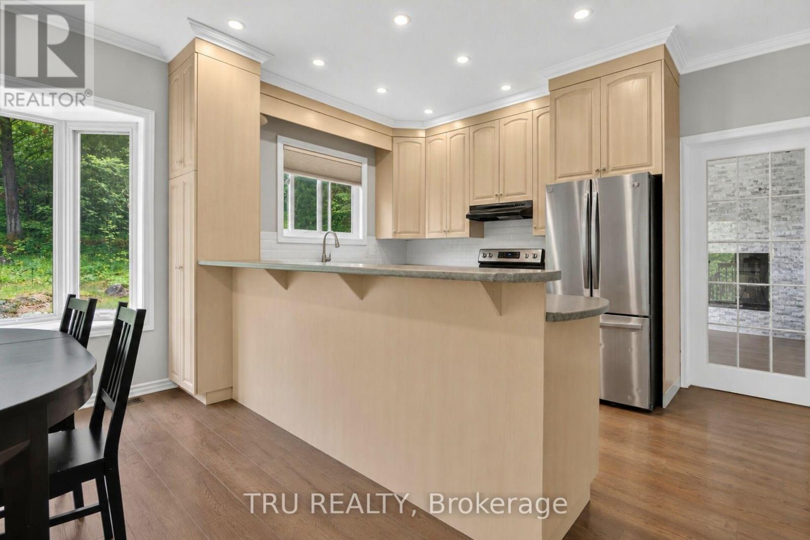 4 Bed, 2 Bath House for Rent in Ottawa – 2376 KINBURN SIDE ROAD, Ottawa – MLS# X13533196 - Image 12