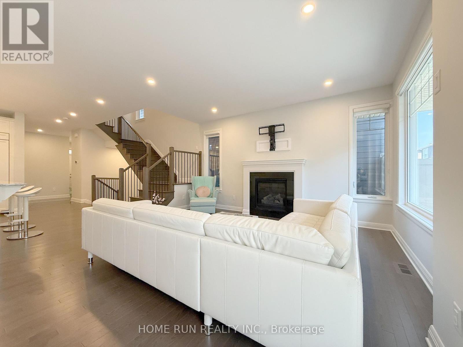 322 LYSANDER PLACE - 23
