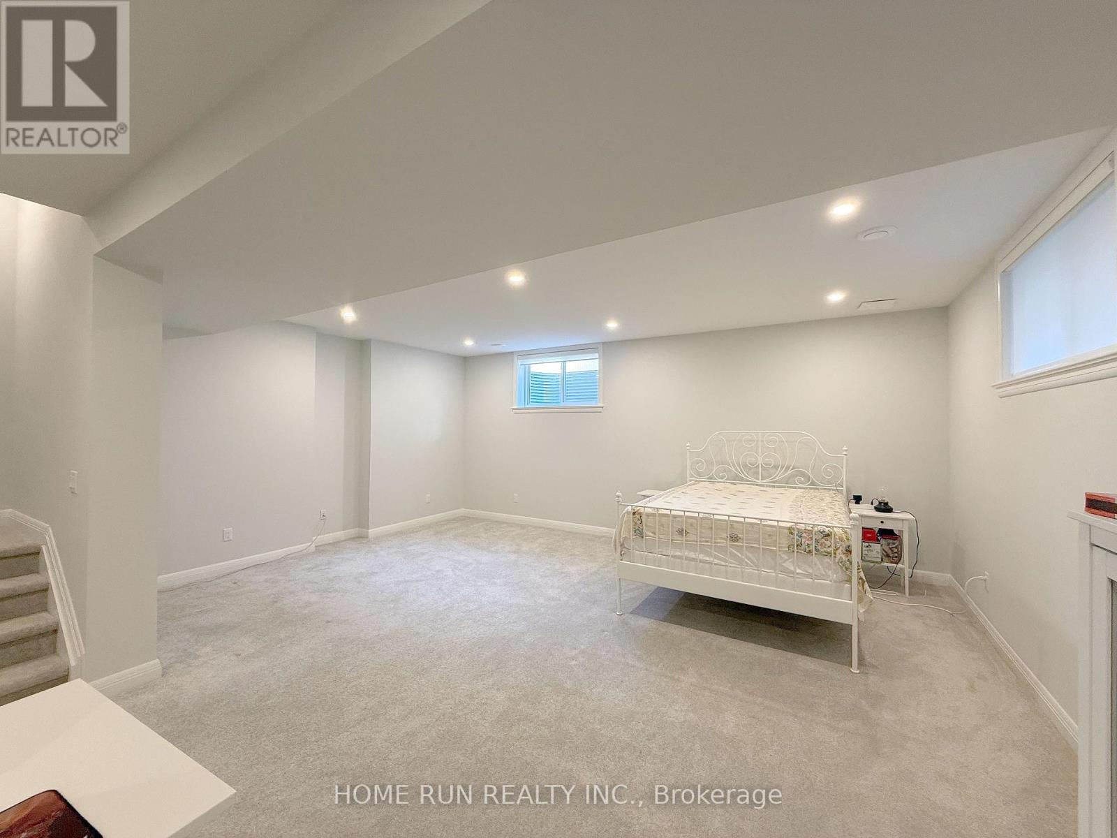 322 LYSANDER PLACE - 44