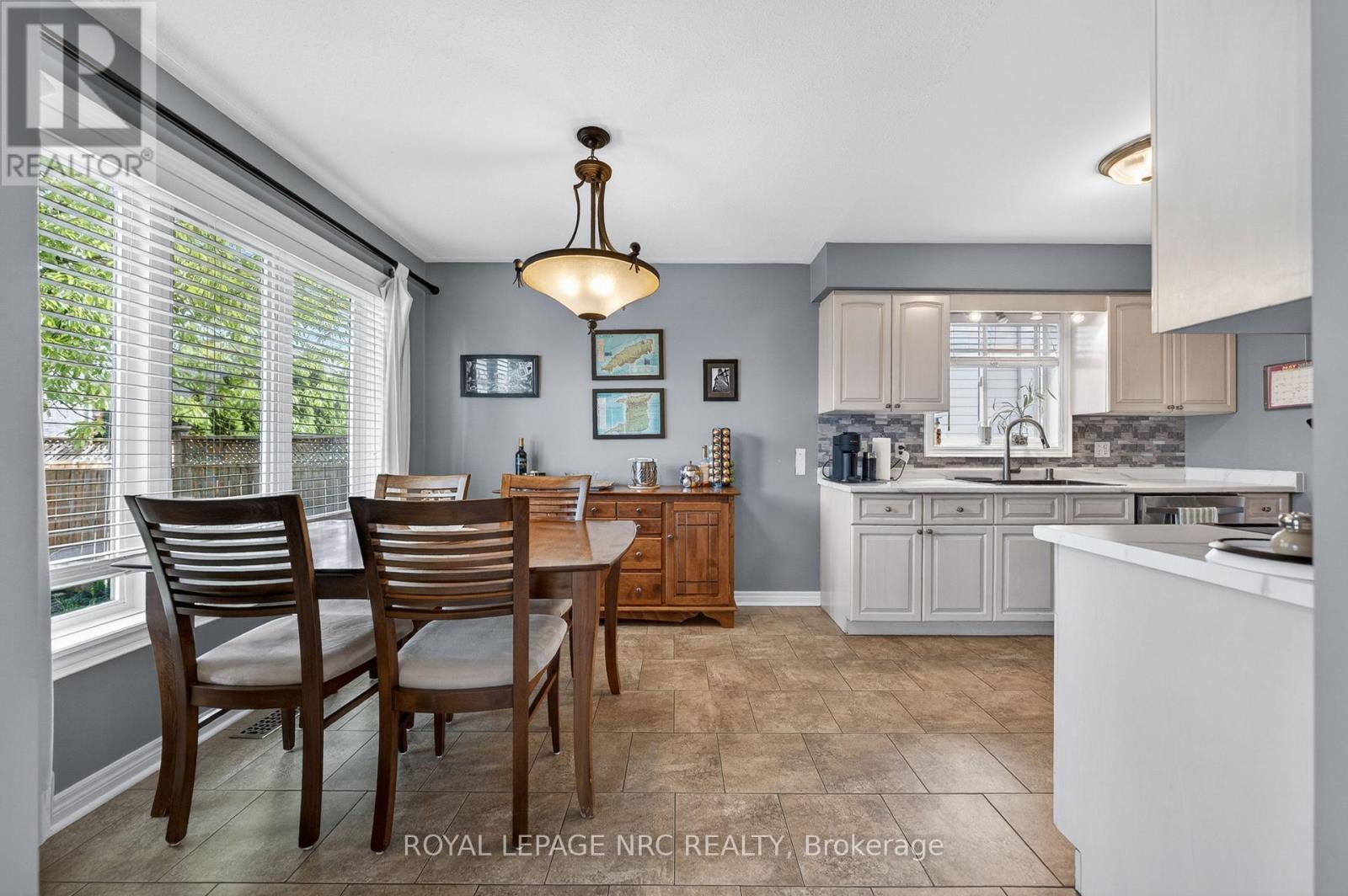 1052 VANSICKLE ROAD N - 11