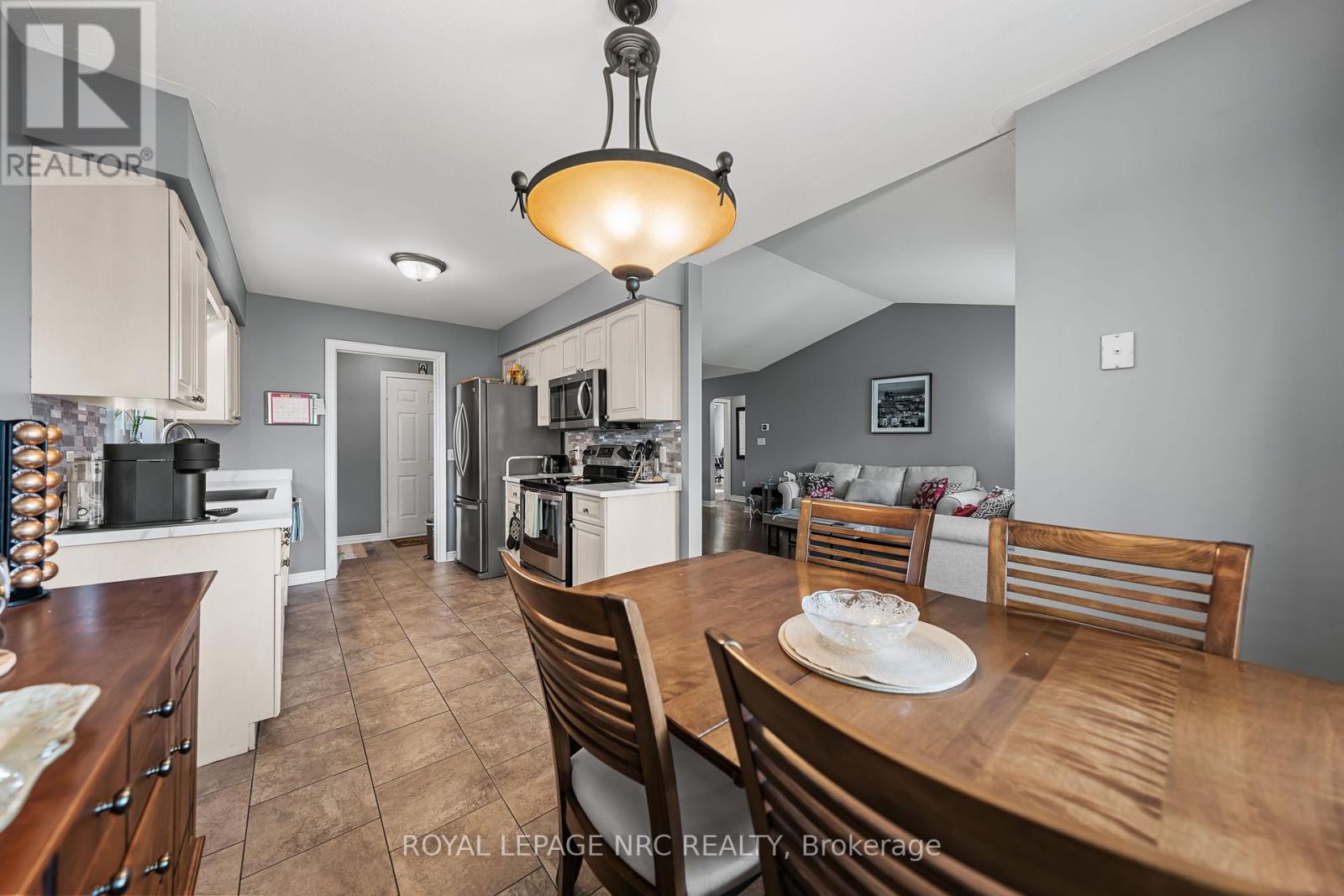 1052 VANSICKLE ROAD N - 14