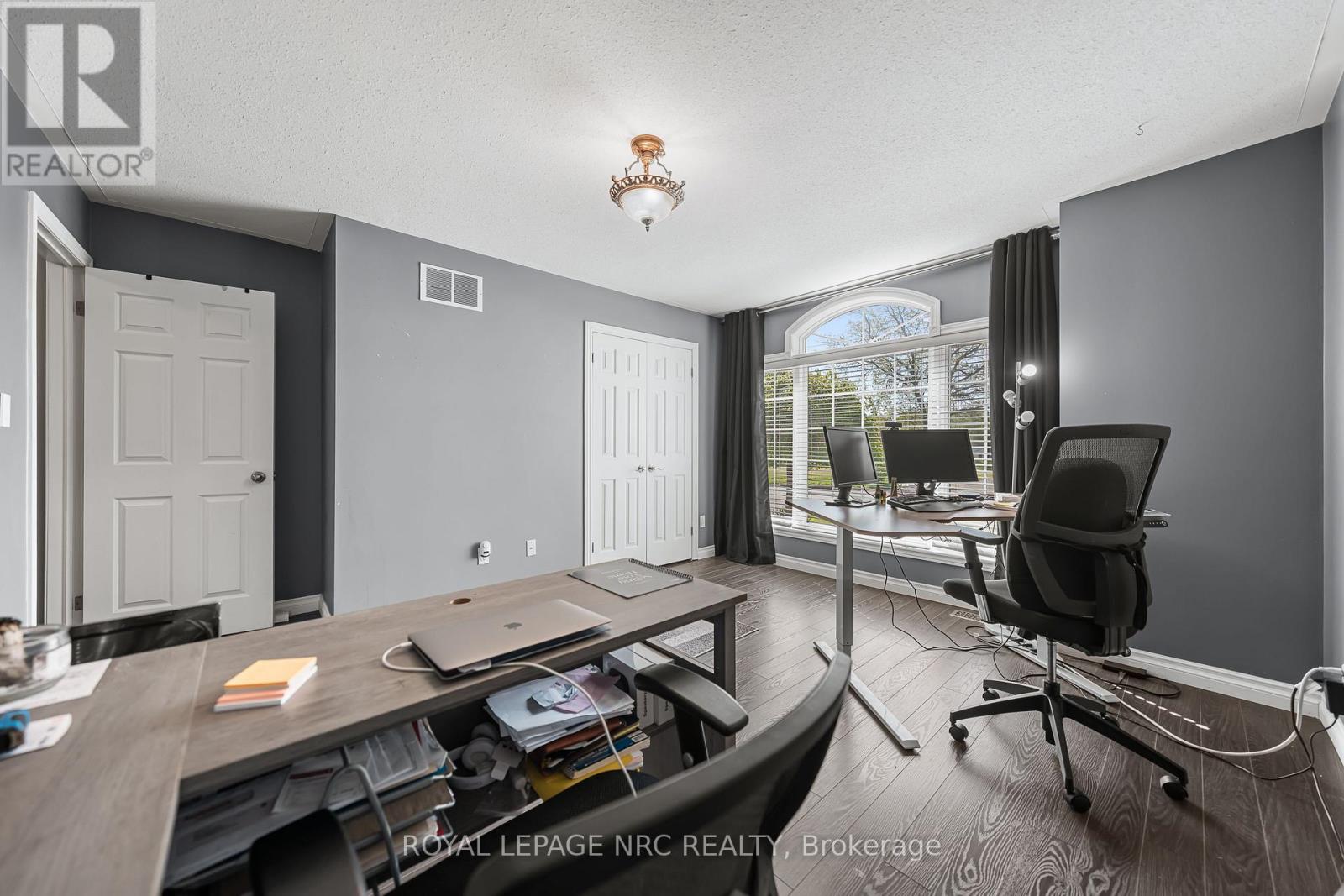 1052 VANSICKLE ROAD N - 26