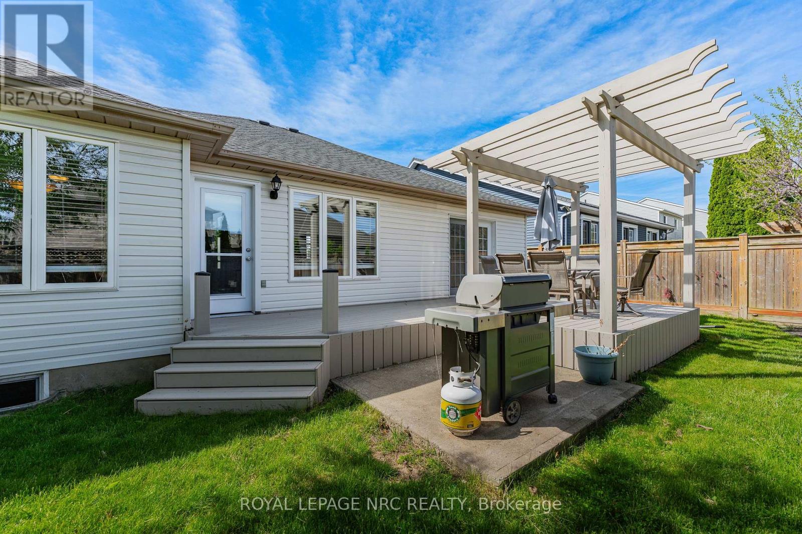 1052 VANSICKLE ROAD N - 35