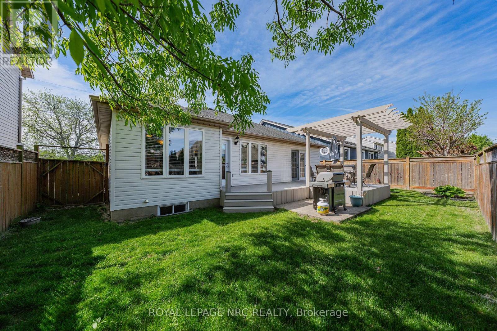 1052 VANSICKLE ROAD N - 38