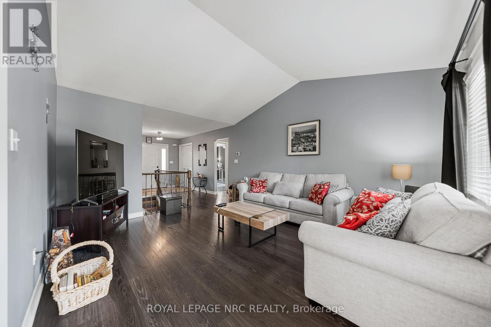 1052 VANSICKLE ROAD N - 9