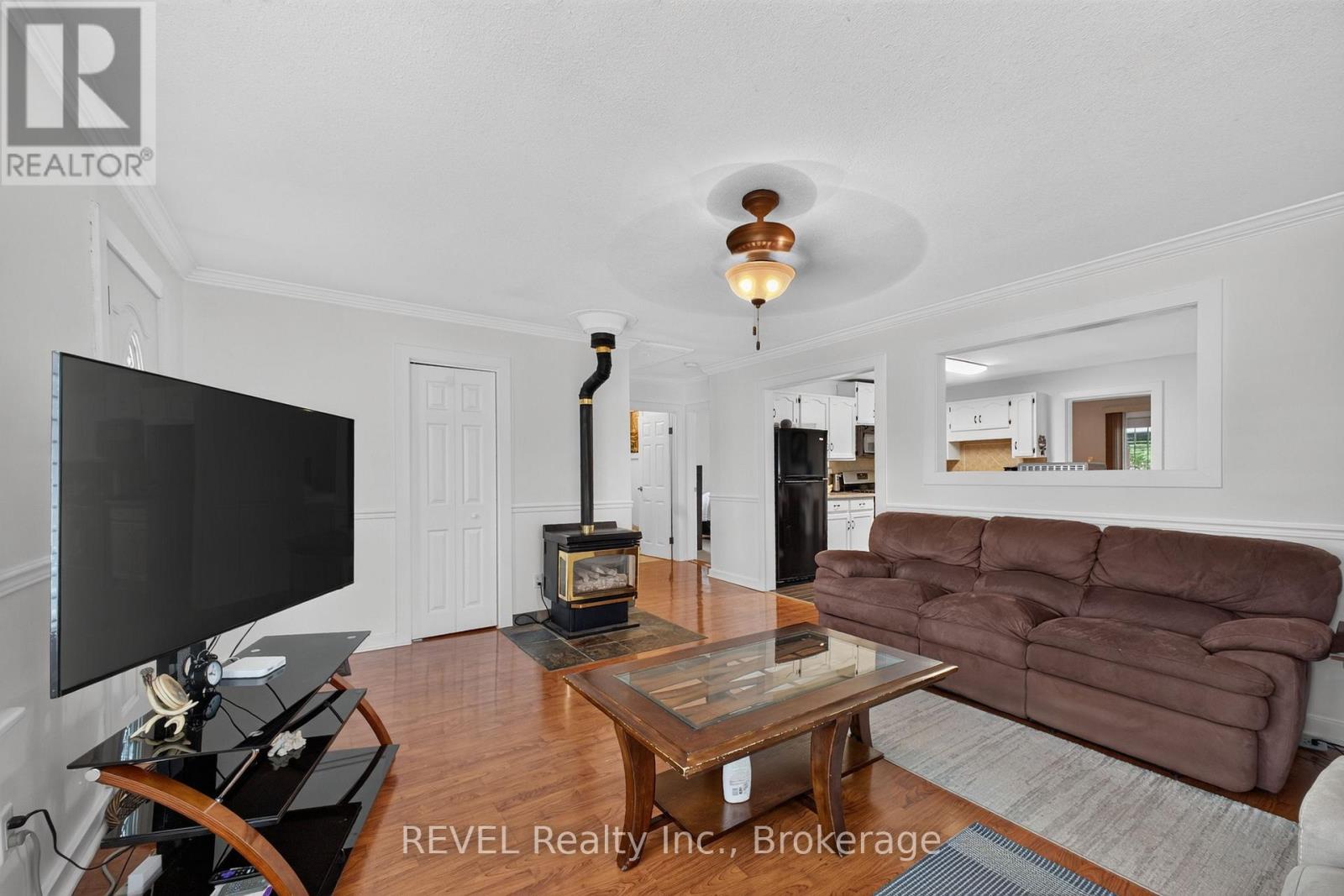 3262 YOUNG AVENUE - 10