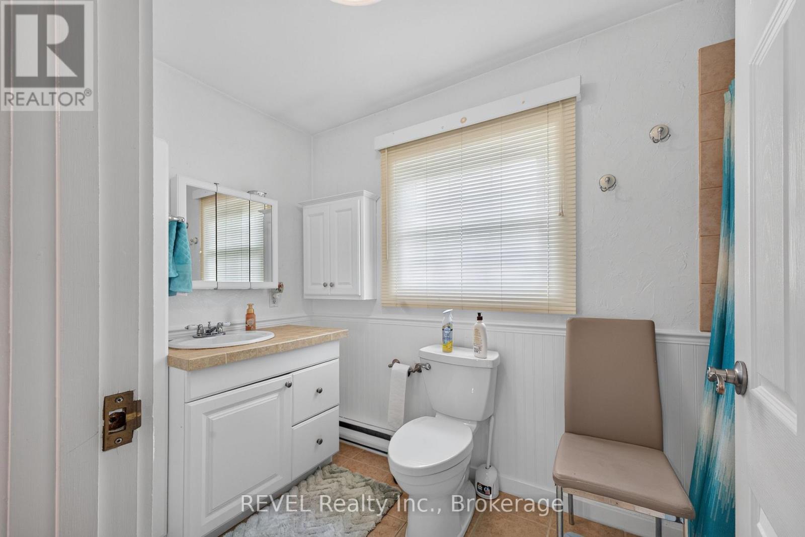 3262 YOUNG AVENUE - 16