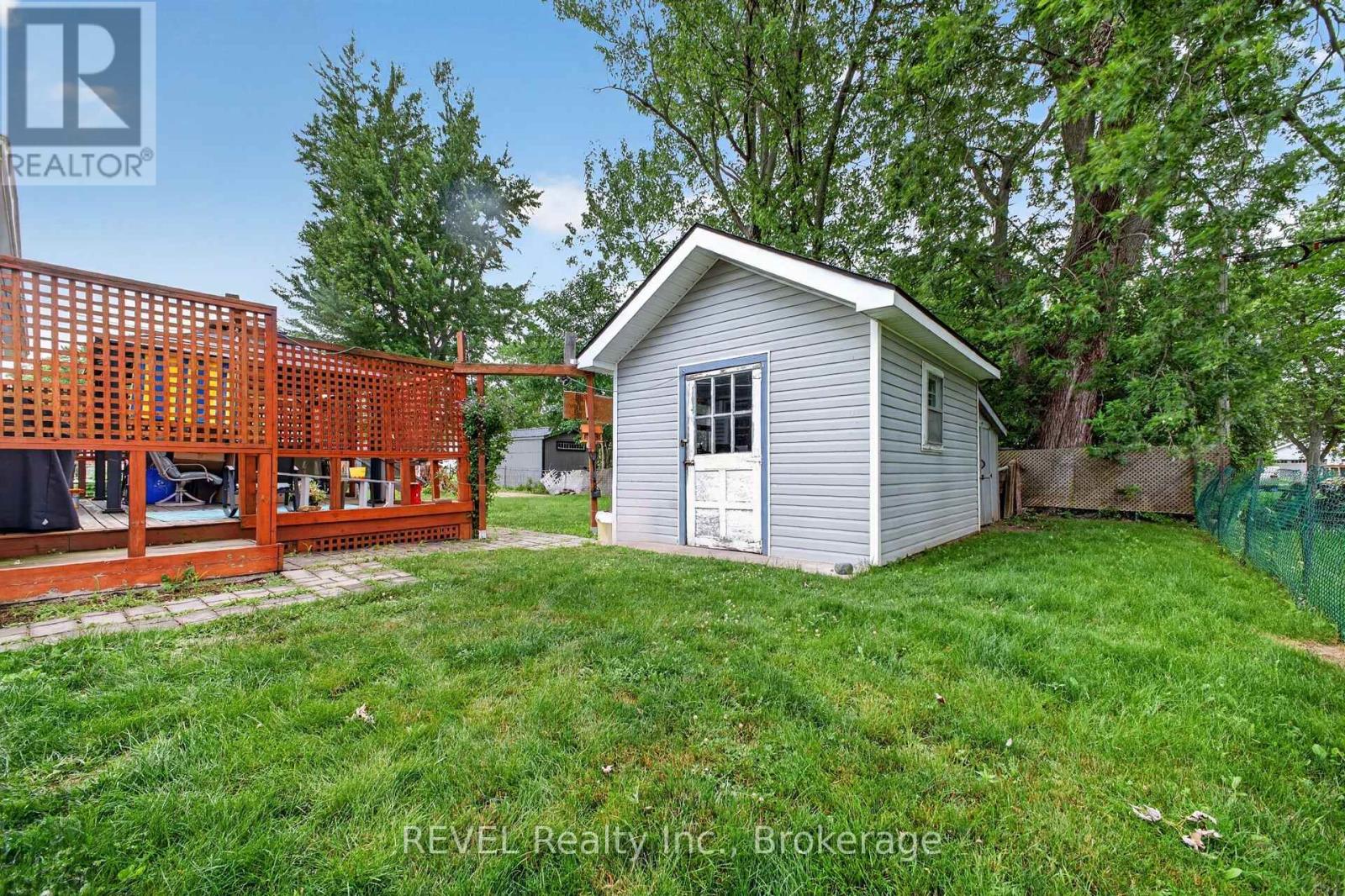 3262 YOUNG AVENUE - 17