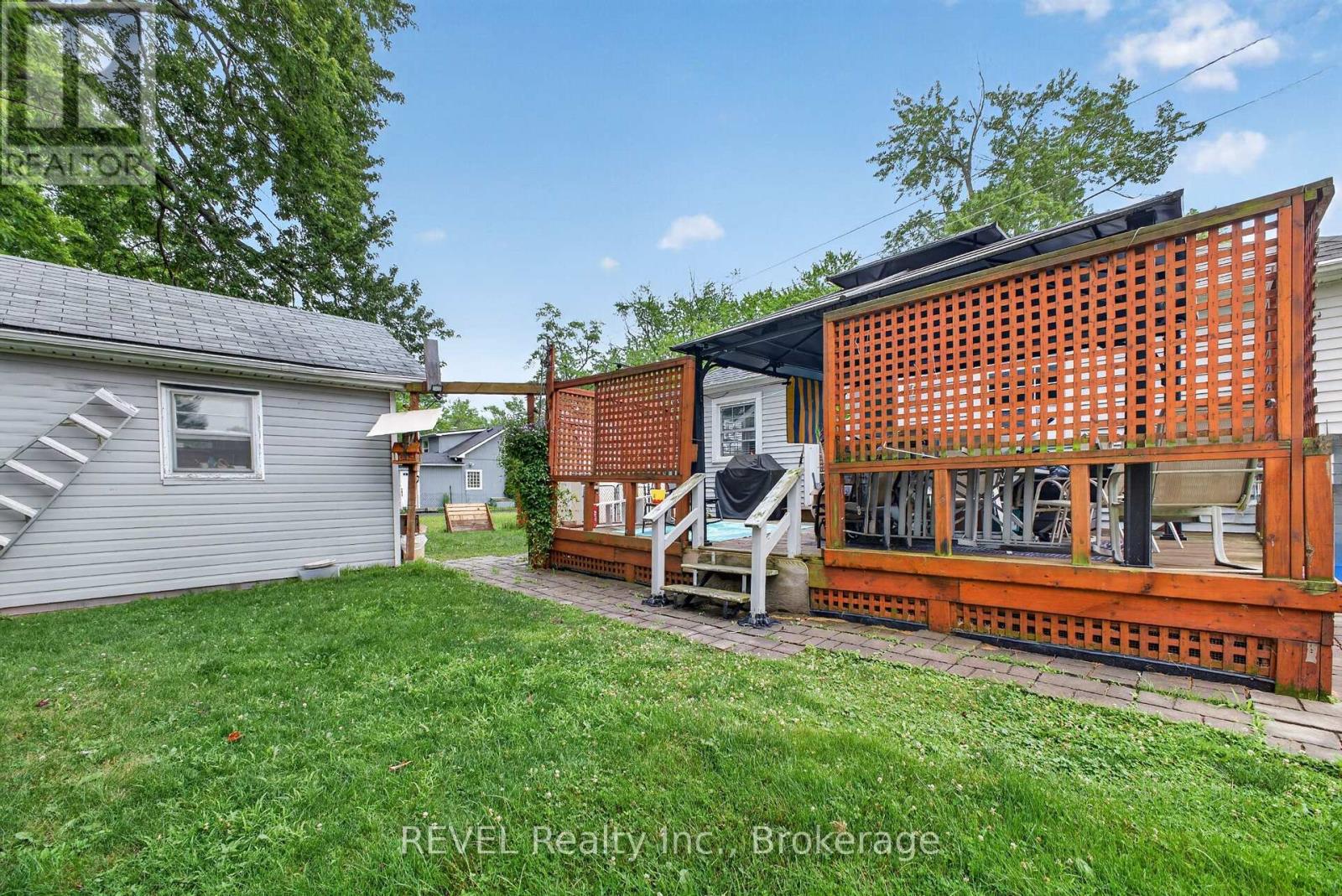 3262 YOUNG AVENUE - 18