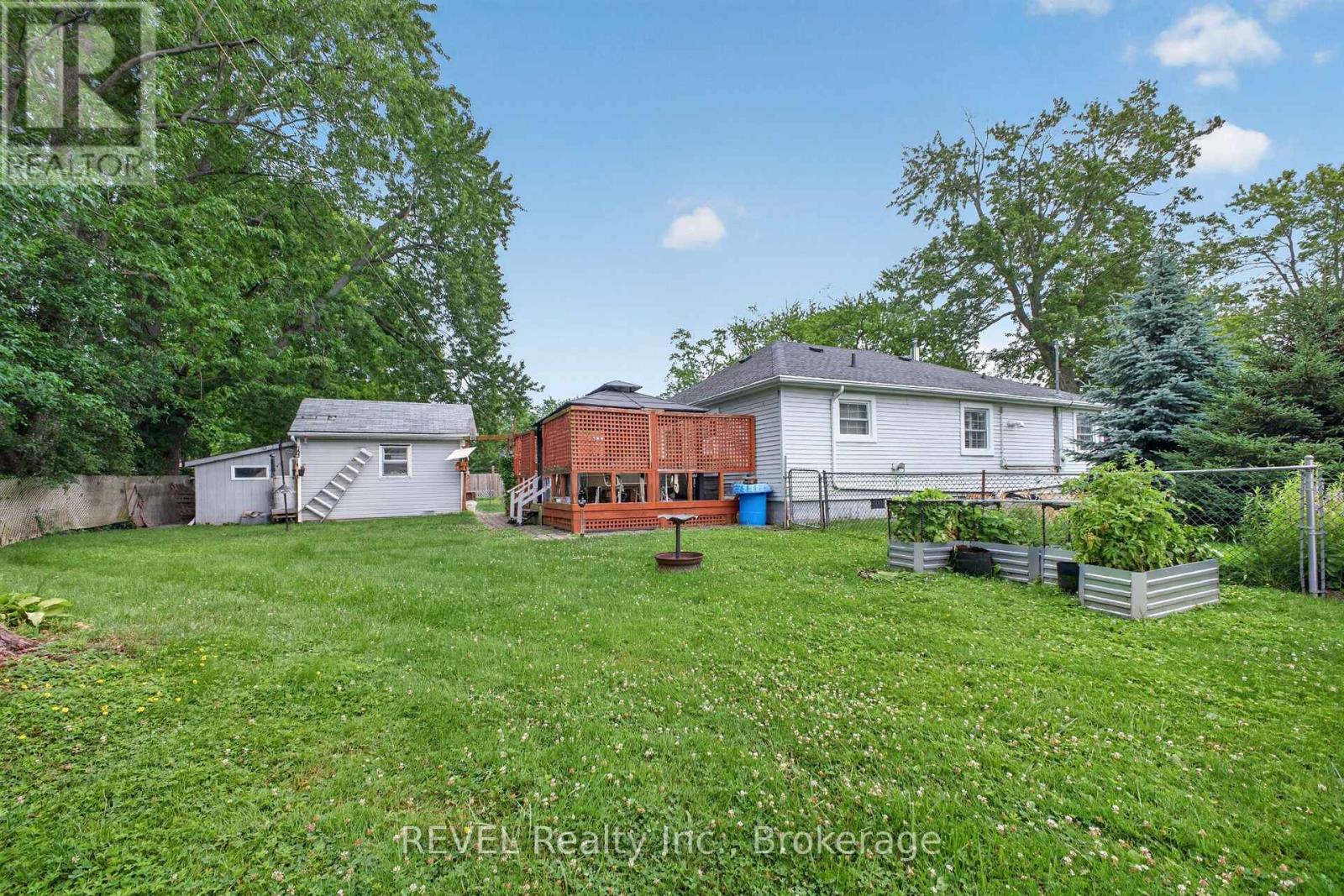 3262 YOUNG AVENUE - 19