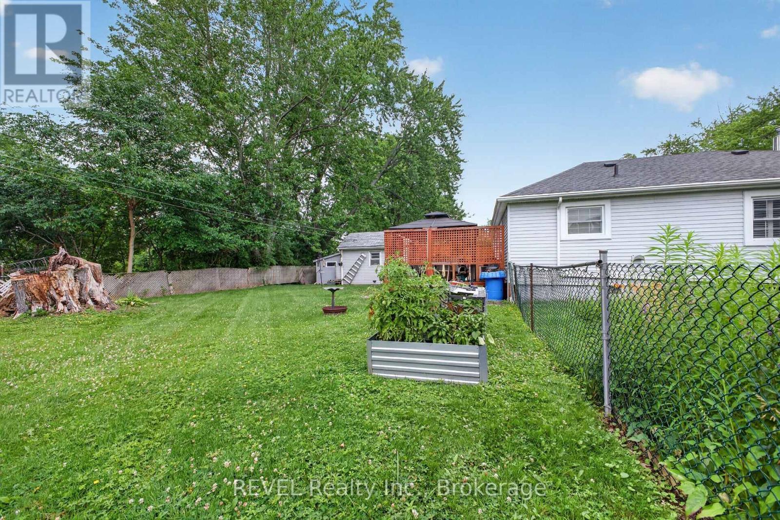 3262 YOUNG AVENUE - 20