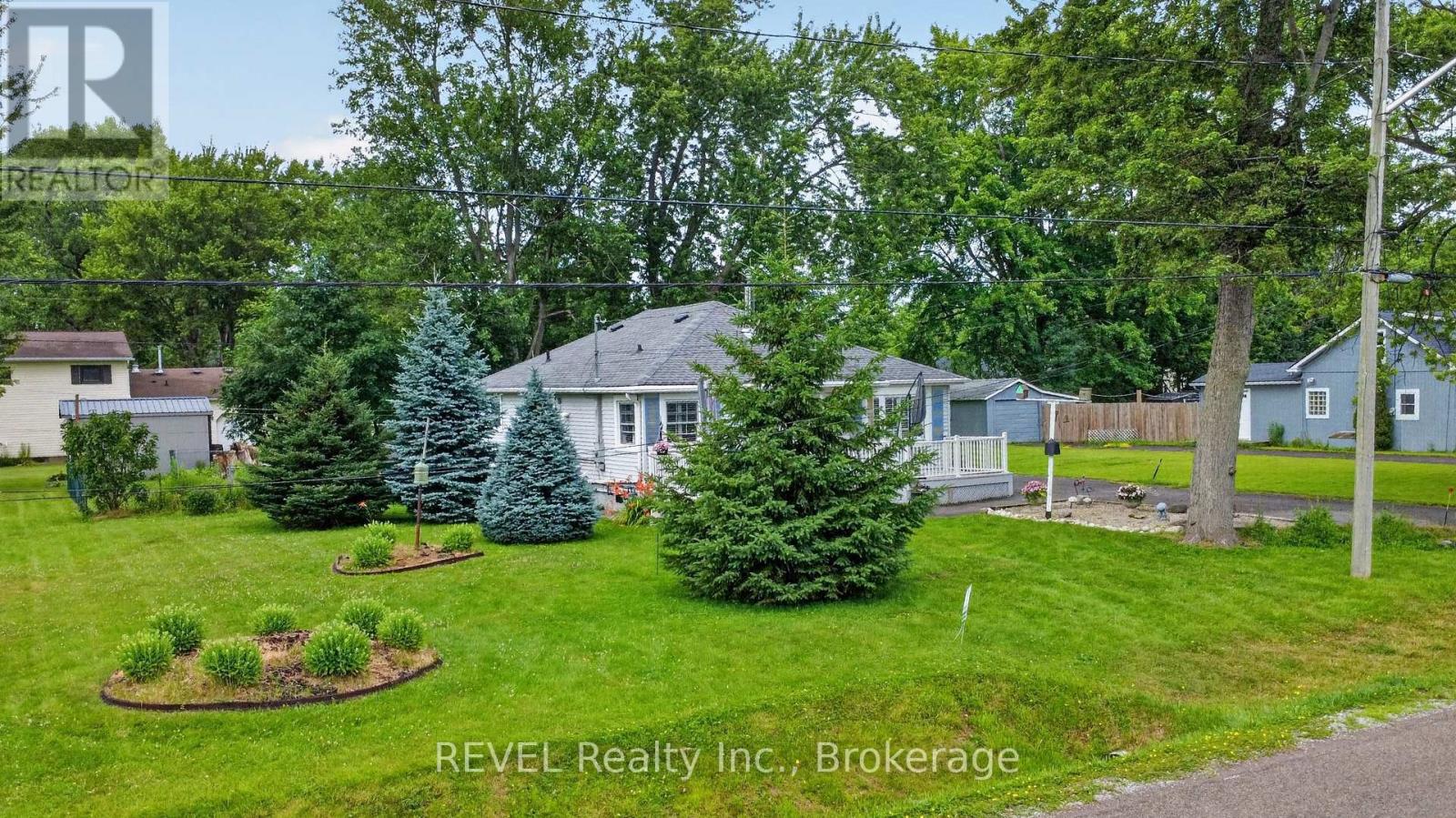3262 YOUNG AVENUE - 3