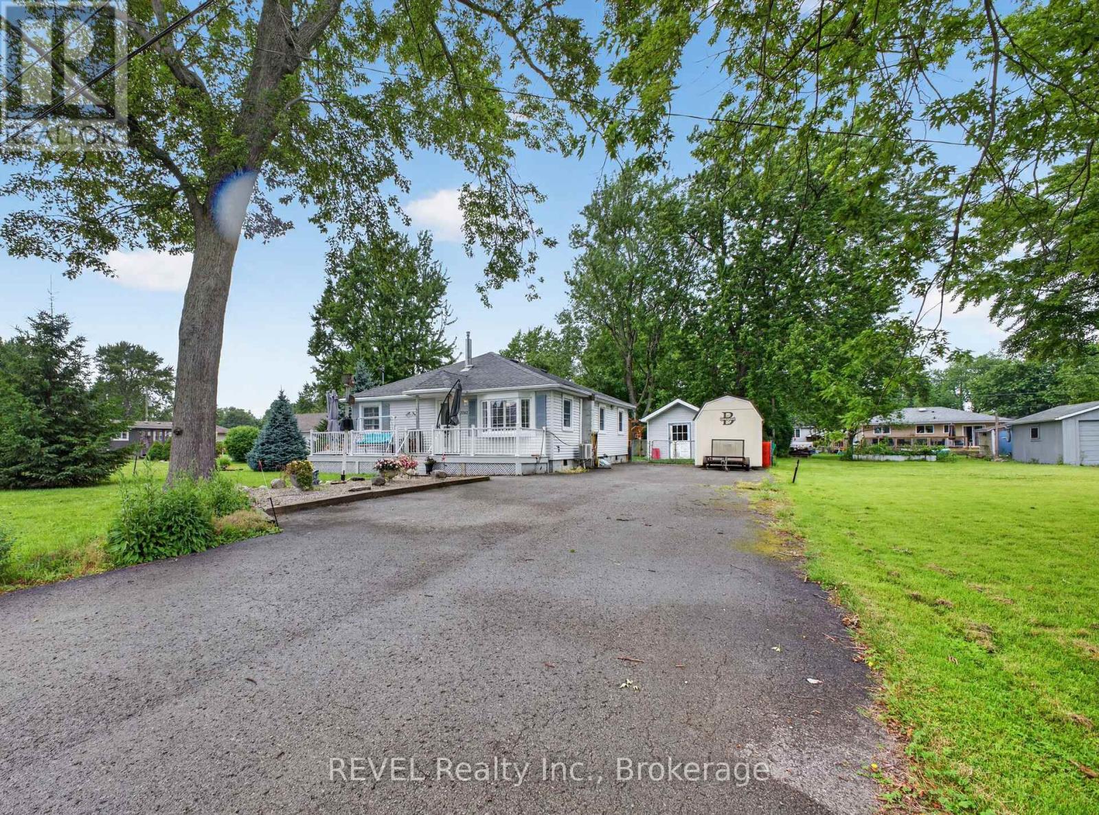 3262 YOUNG AVENUE - 4