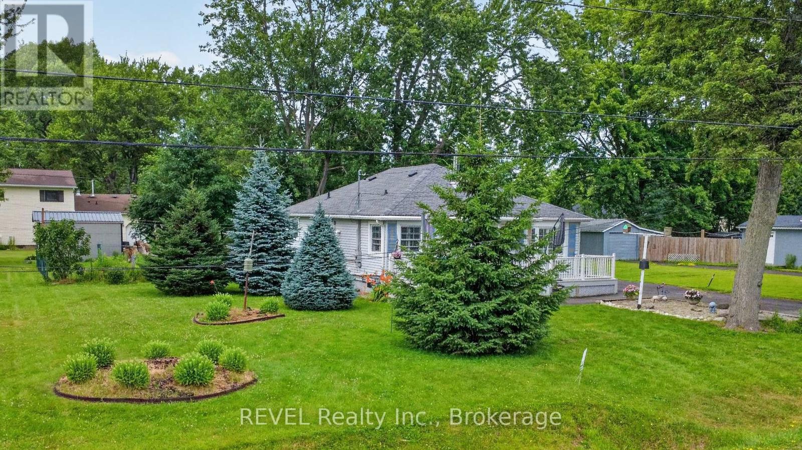 3262 YOUNG AVENUE - 5