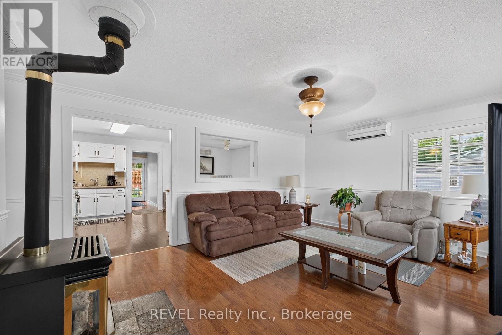 3262 YOUNG AVENUE - 9