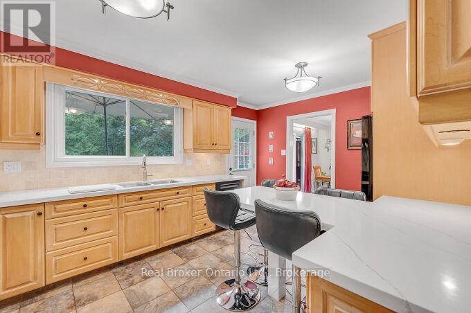 4162 SUTHERLAND CRESCENT - 12