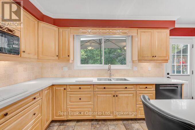 4162 SUTHERLAND CRESCENT - 14