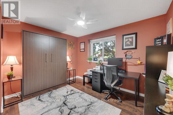 4162 SUTHERLAND CRESCENT - 19