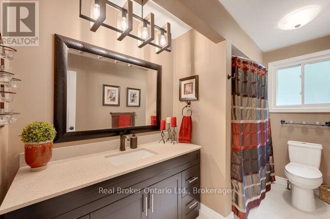 4162 SUTHERLAND CRESCENT - 21